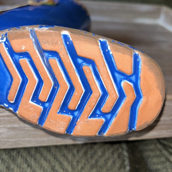 Gardeners Eden Pottery Decor - Picture 8 of 14